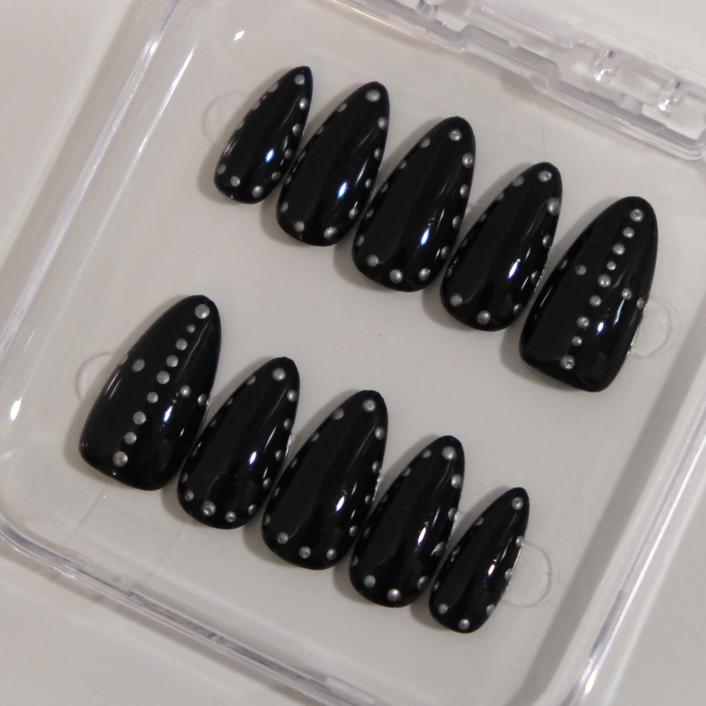 Obsidian Dots